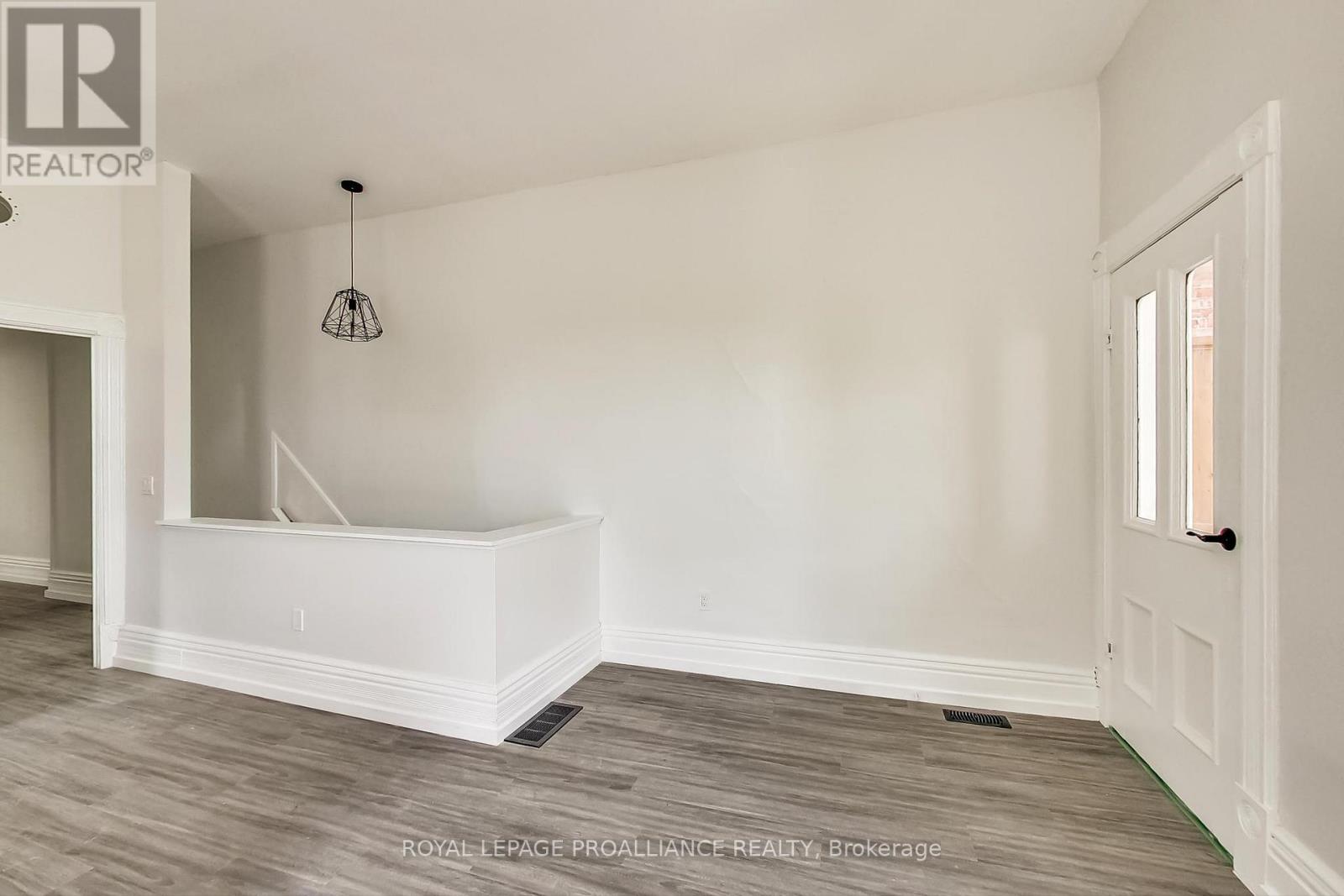 # 2 - 613 Union Street, Peterborough, Ontario  K9H 3V4 - Photo 3 - X13766460
