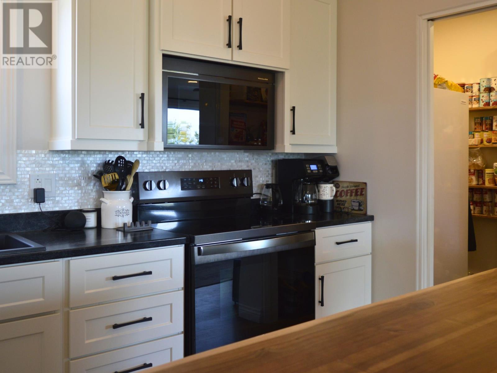 8 Vaughan Road, Small Point — photo 24