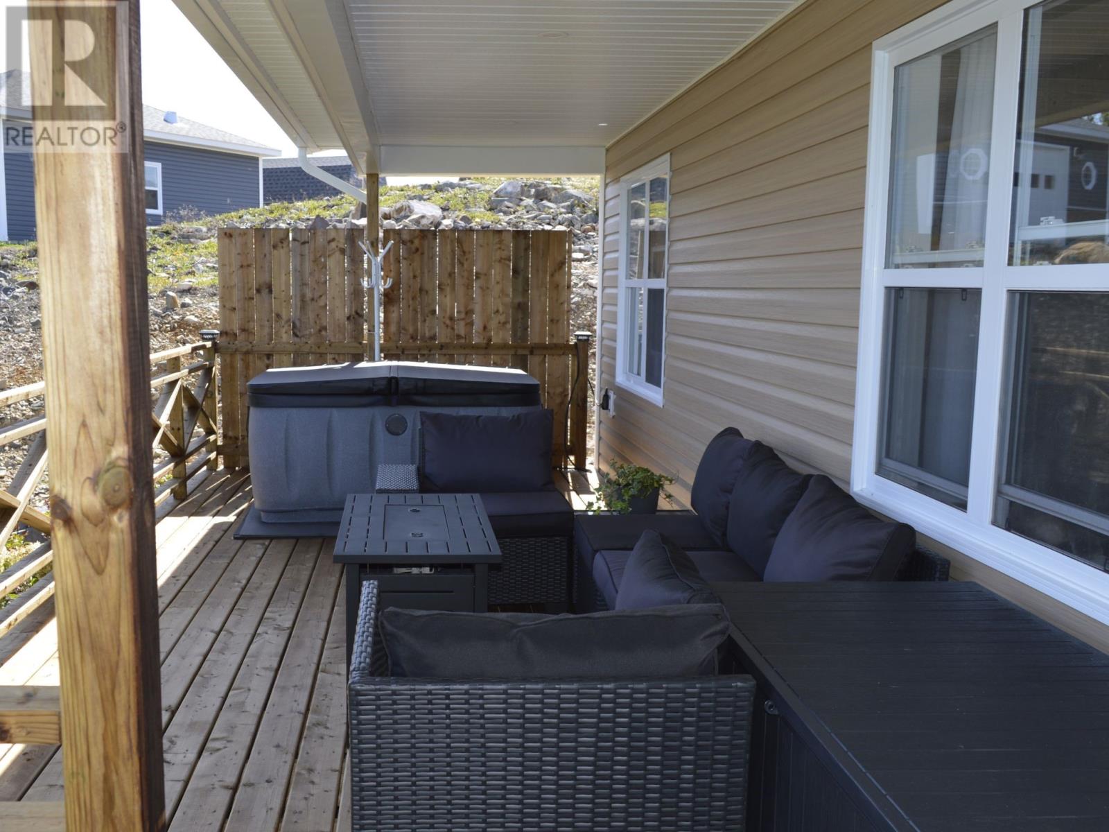 8 Vaughan Road, Small Point — photo 7
