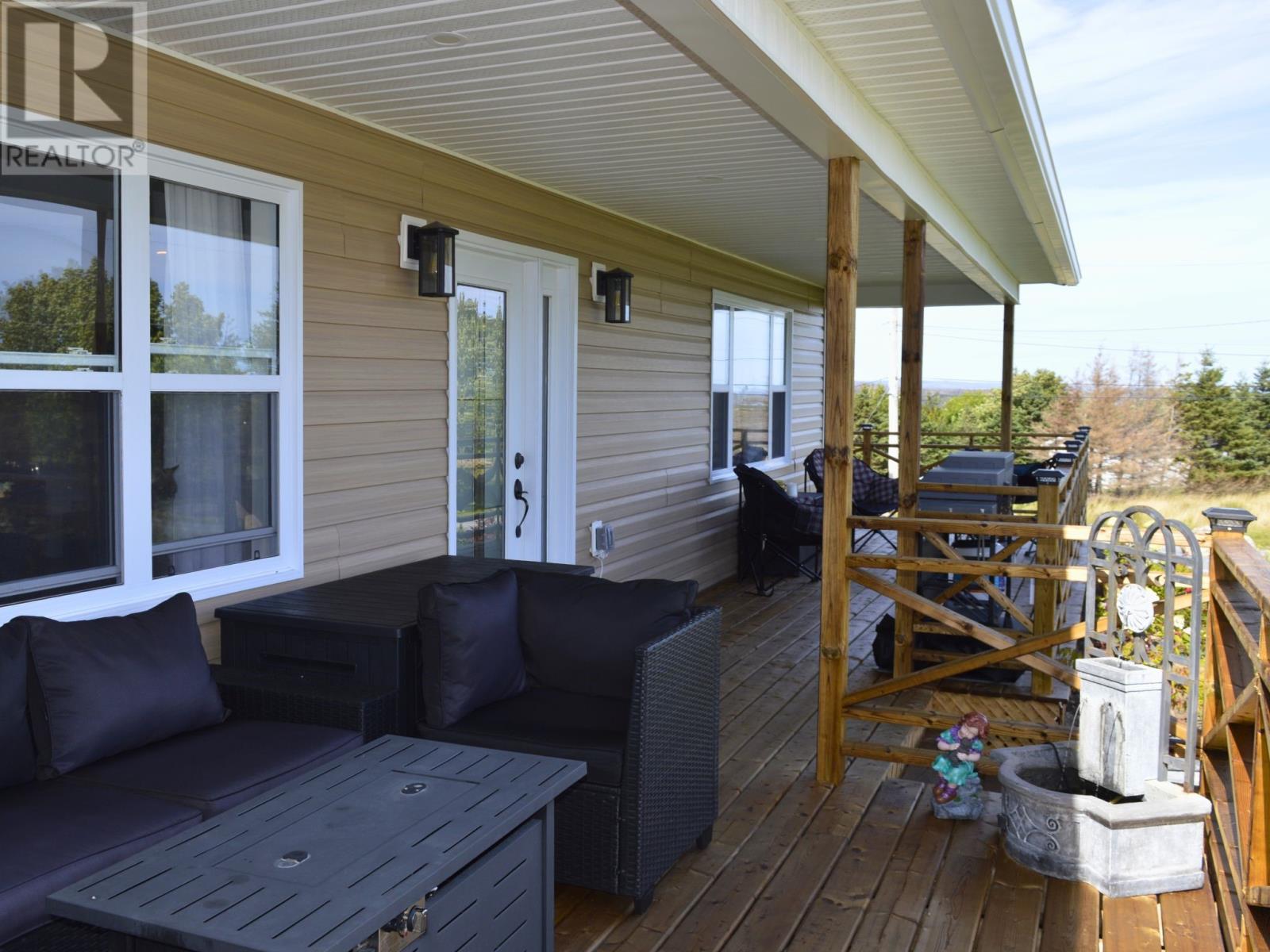 8 Vaughan Road, Small Point — photo 8