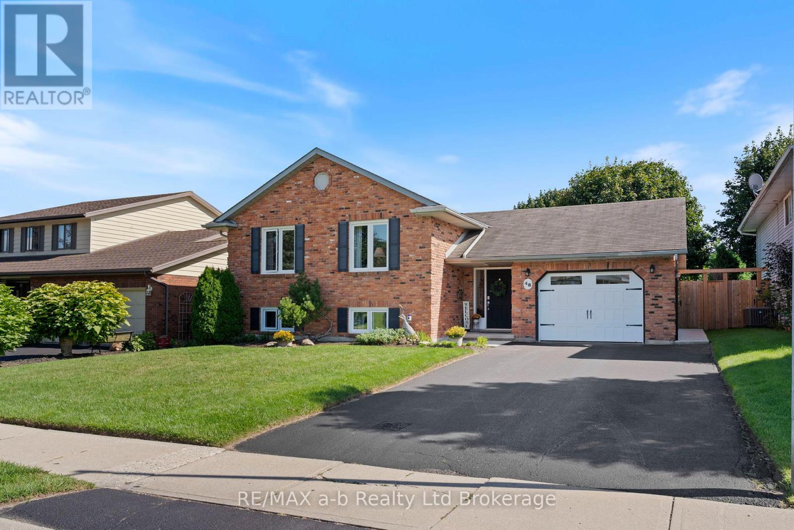 48 Denrich Avenue, Tillsonburg, Ontario  N4G 4W1 - Photo 2 - X13789564