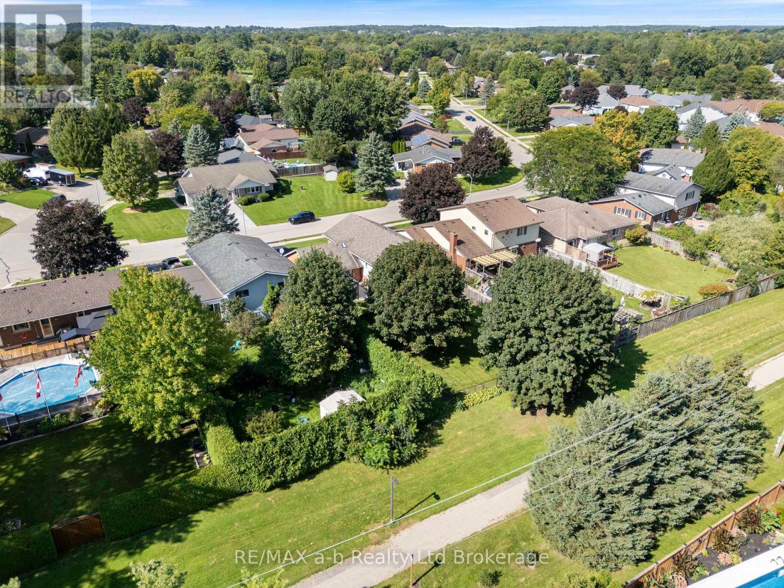 48 Denrich Avenue, Tillsonburg, Ontario  N4G 4W1 - Photo 35 - X13789564