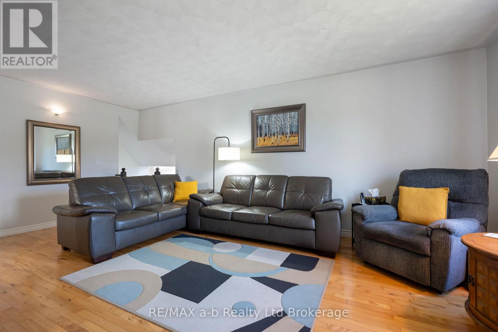 48 Denrich Avenue, Tillsonburg, Ontario  N4G 4W1 - Photo 6 - X13789564