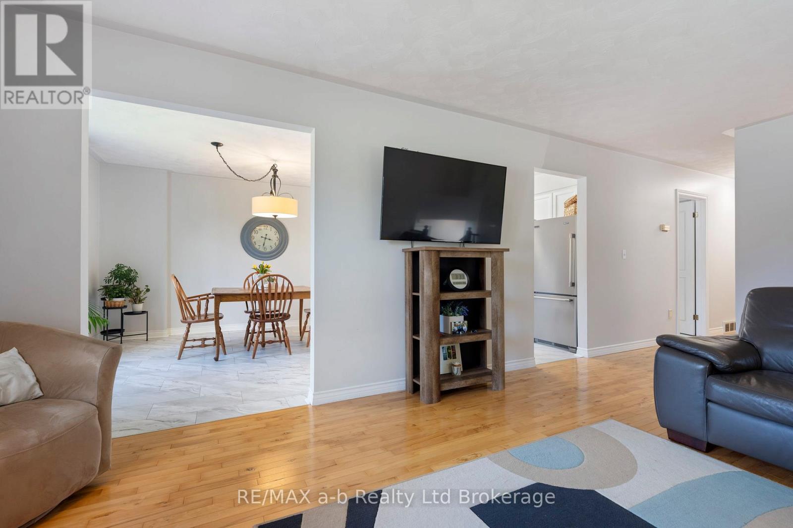 48 Denrich Avenue, Tillsonburg, Ontario  N4G 4W1 - Photo 7 - X13789564