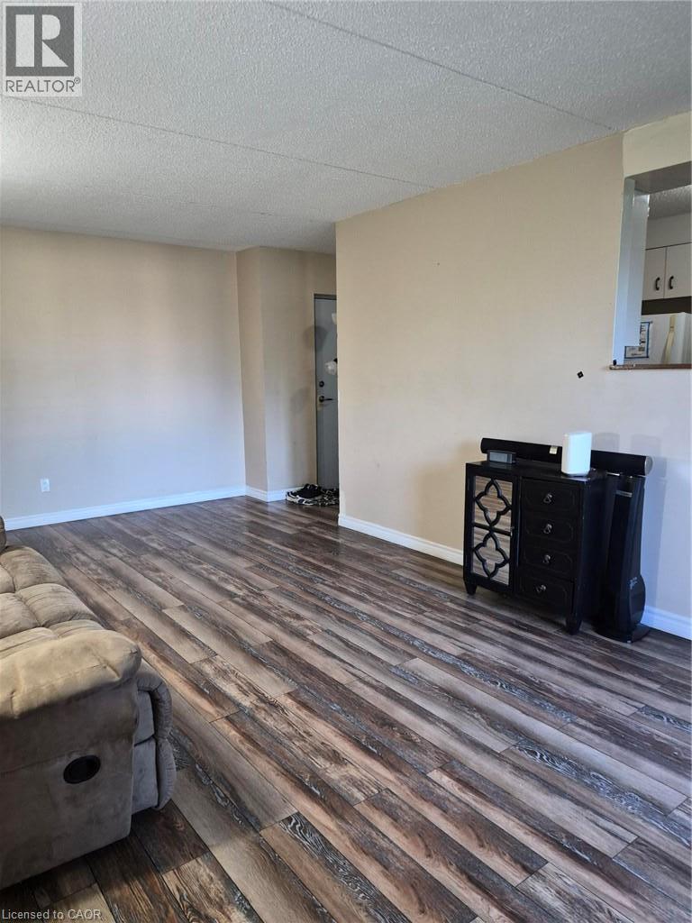 65 N Silvercreek Parkway N Unit# 301, Guelph, Ontario  N1H 7R9 - Photo 9 - 40847487