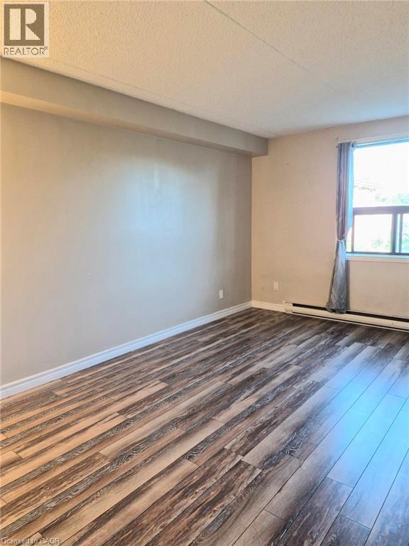 65 N Silvercreek Parkway N Unit# 301, Guelph, Ontario  N1H 7R9 - Photo 10 - 40847487