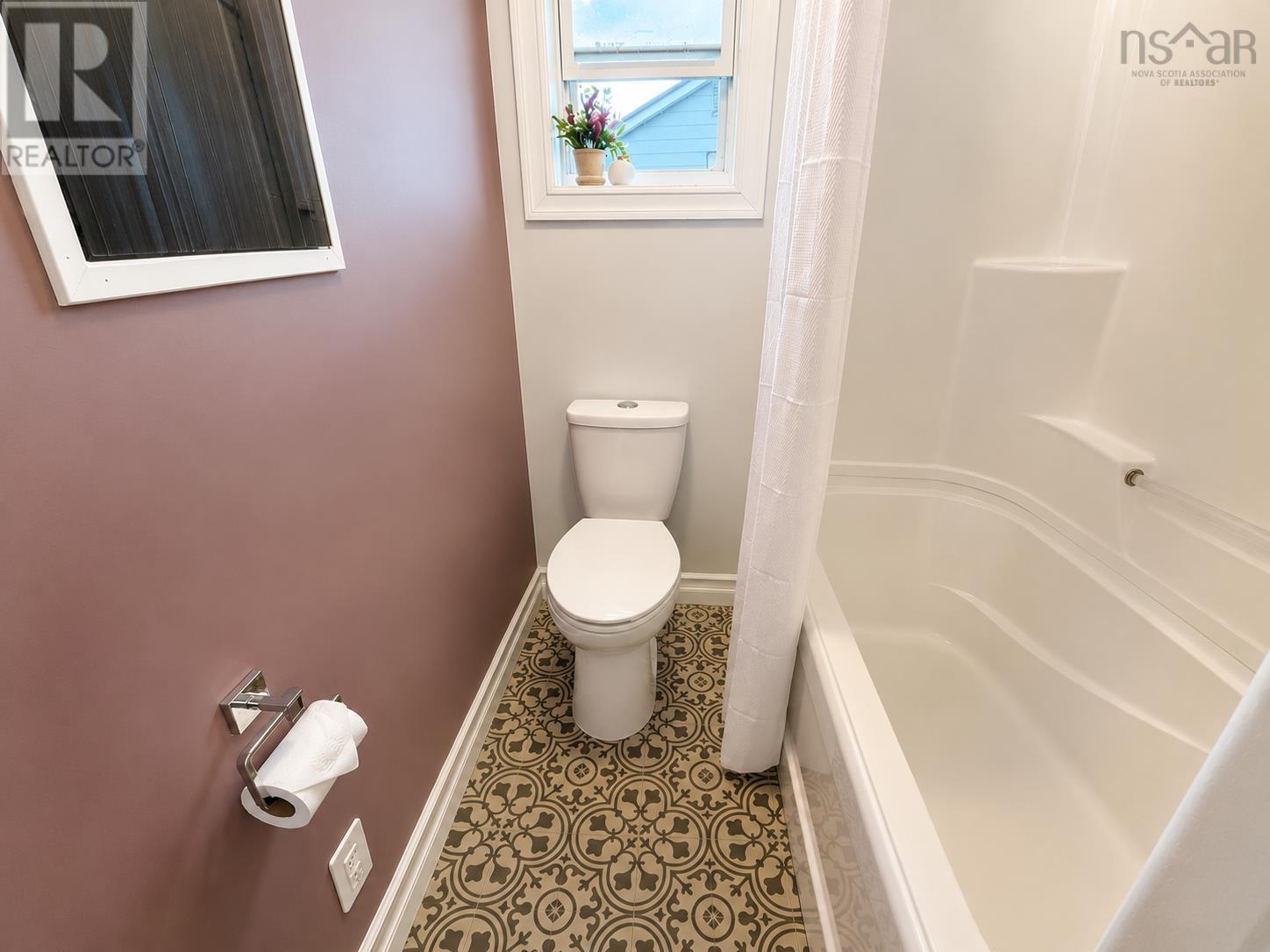 43 Johnson Avenue photo 16