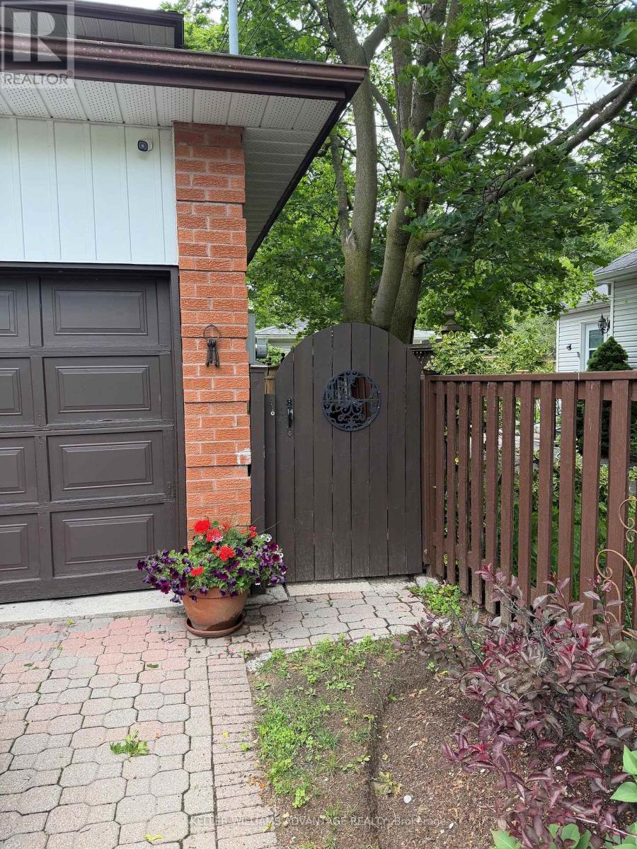 Lower - 20 Bush Drive, Toronto, Ontario  M1C 1G6 - Photo 16 - E13473034