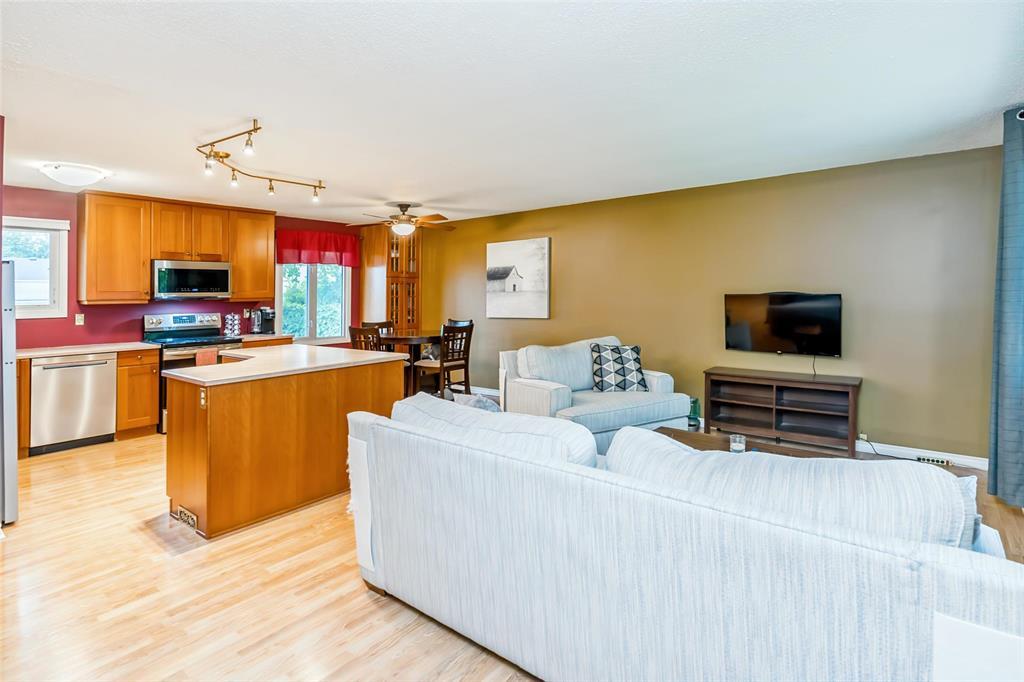 106 Thom Avenue W, Winnipeg, Manitoba R2C 3P5 - Photo 1 - 202623269