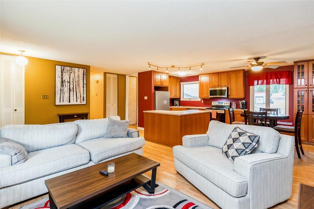 106 Thom Avenue W, Winnipeg, Manitoba R2C 3P5 - Photo 2 - 202623269