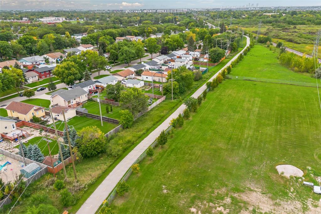 106 Thom Avenue W, Winnipeg, Manitoba R2C 3P5 - Photo 45 - 202623269