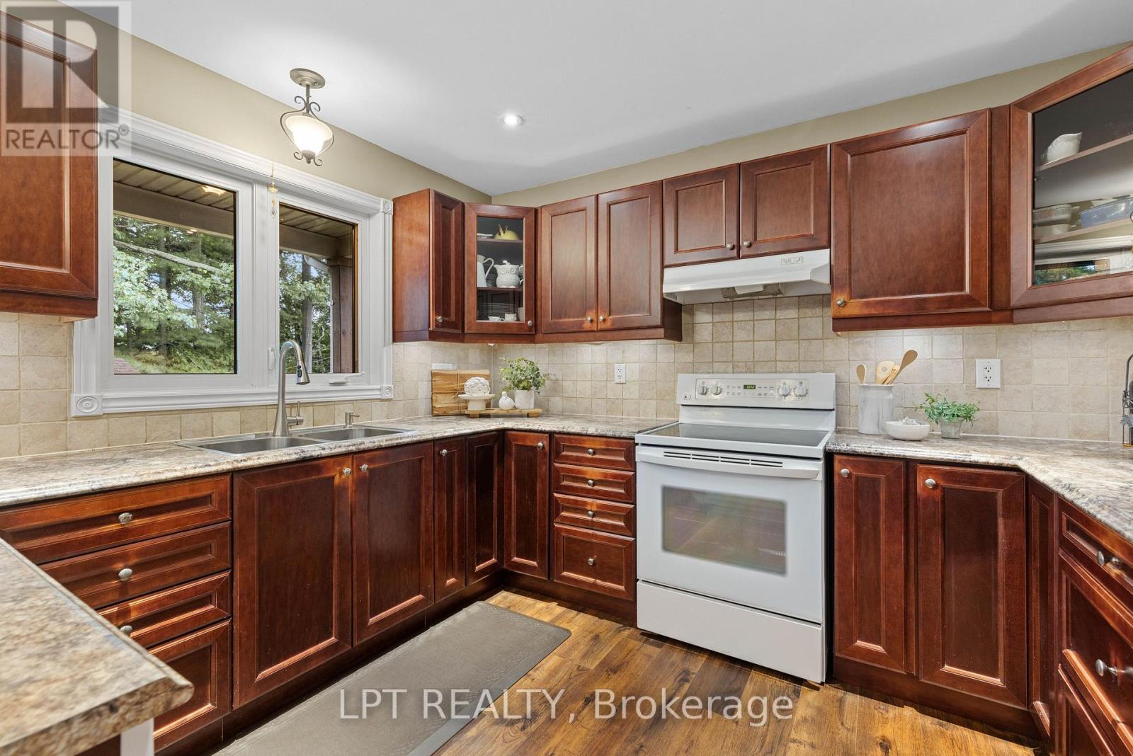 2 Birch Knoll Road, Georgina, Ontario  L0E 1R0 - Photo 16 - N13705454