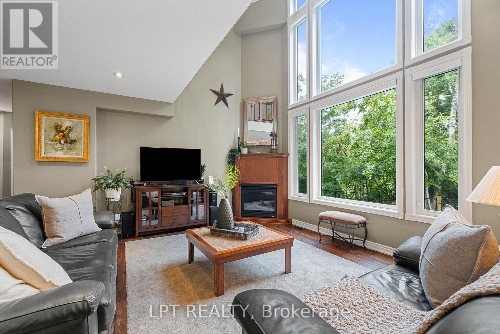 2 Birch Knoll Road, Georgina, Ontario  L0E 1R0 - Photo 12 - N13705454