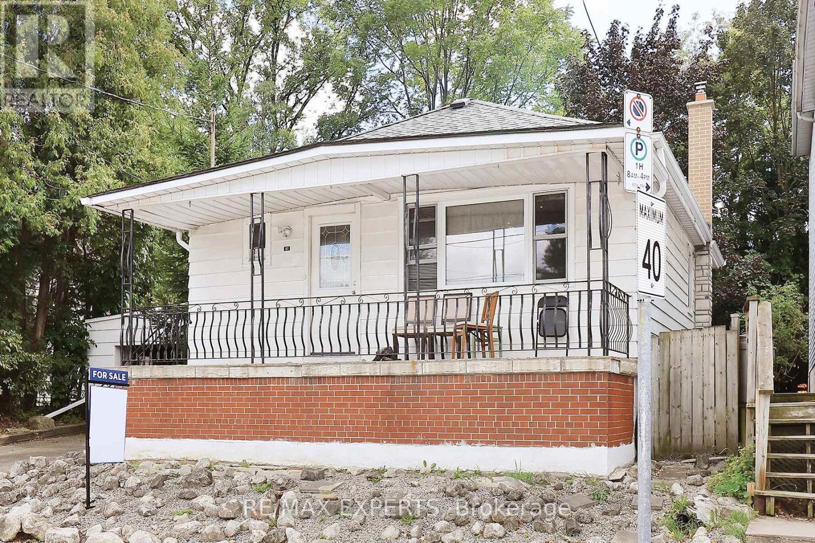 127 Whitney Avenue, Hamilton, Ontario  L8S 2G6 - Photo 3 - X13766644
