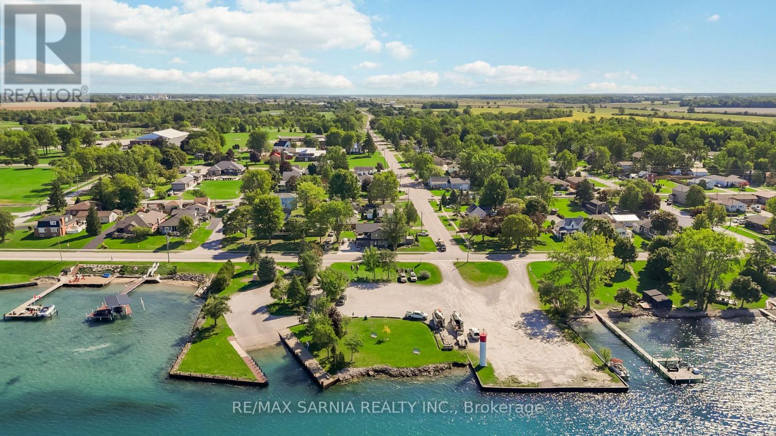 1186 ST. CLAIR PARKWAY St. Clair Ontario Canada N0N1M0 5