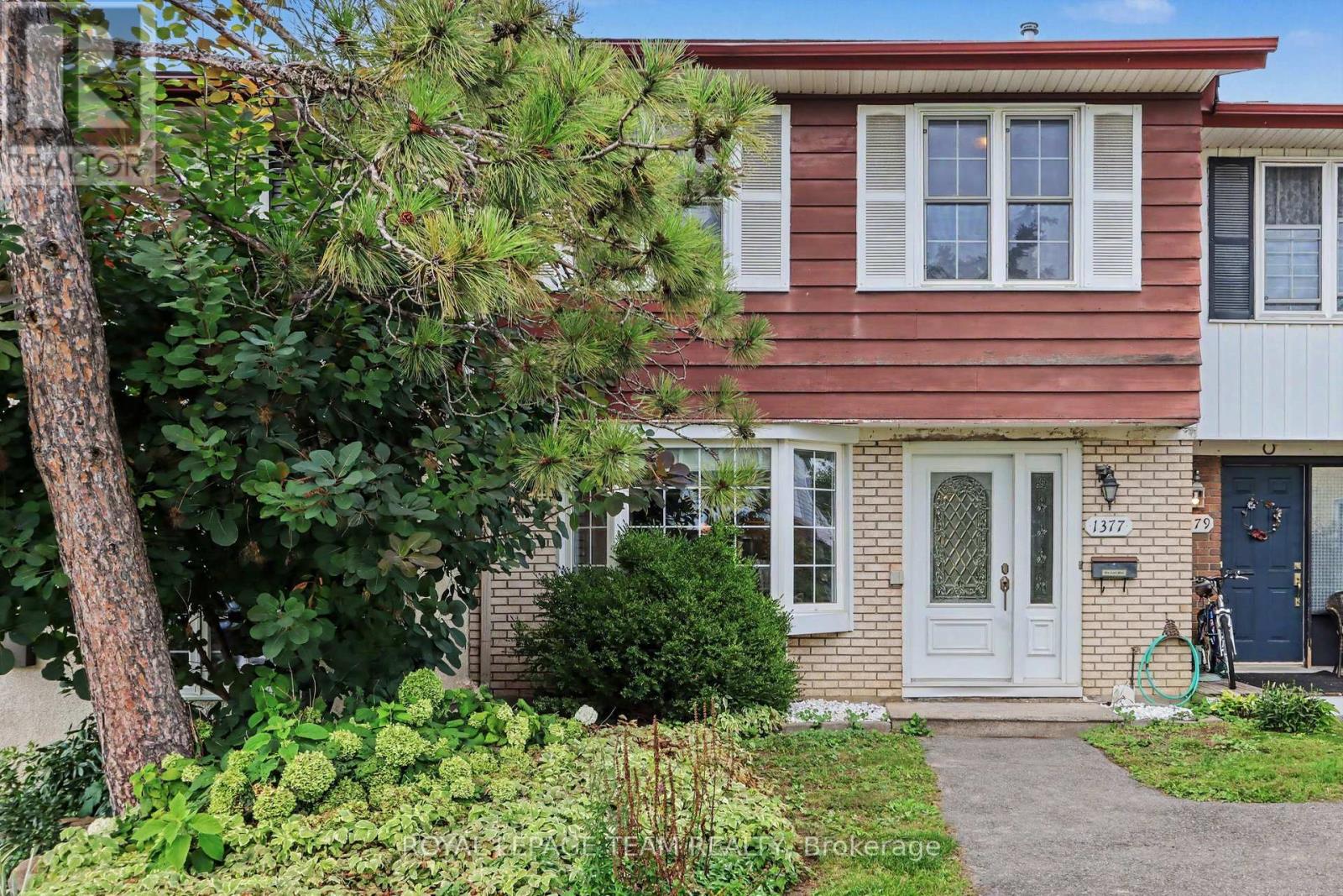 1377 GUTHRIE STREET, ottawa, Ontario