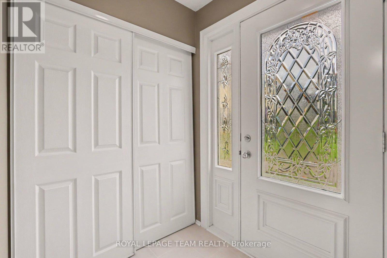 1377 Guthrie Street, Ottawa, Ontario  K2H 7B8 - Photo 2 - X13789620