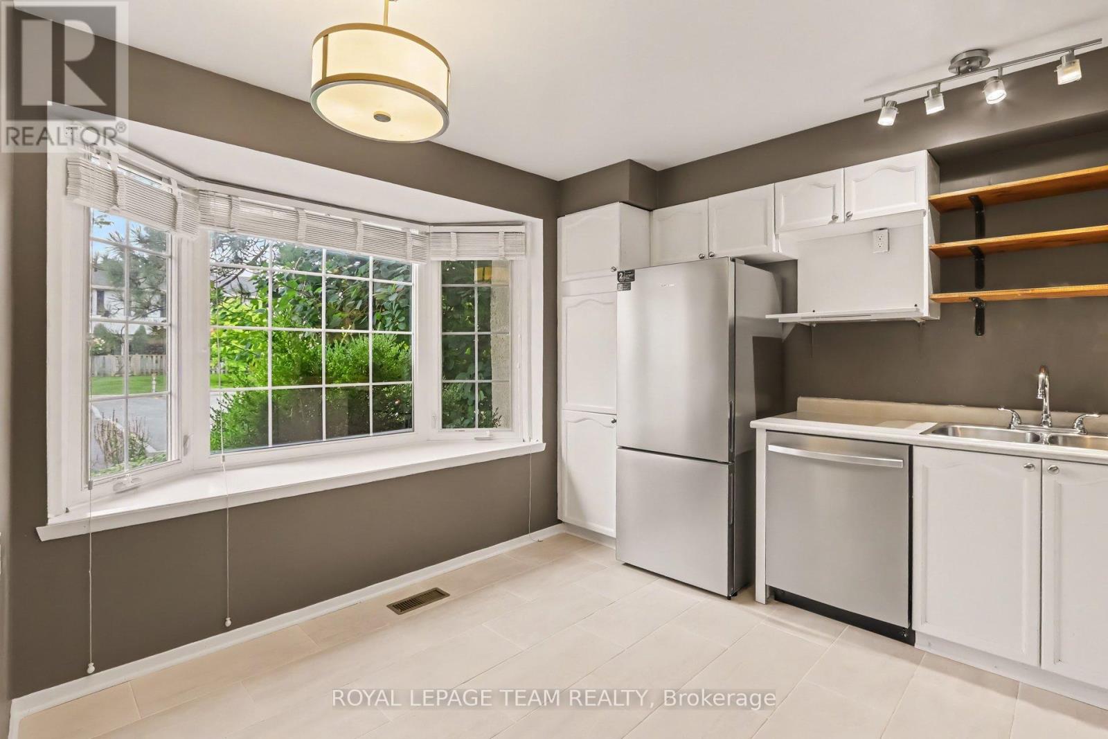 1377 Guthrie Street, Ottawa, Ontario  K2H 7B8 - Photo 6 - X13789620