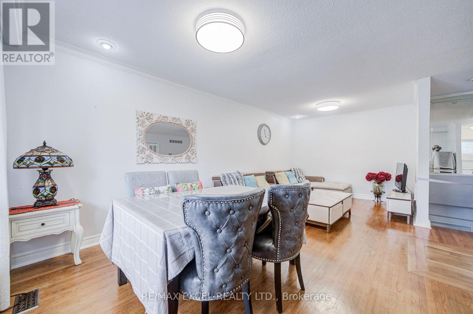 155 Edmonton Drive, Toronto (Pleasant View), Ontario  M2J 3X3 - Photo 8 - C13789680
