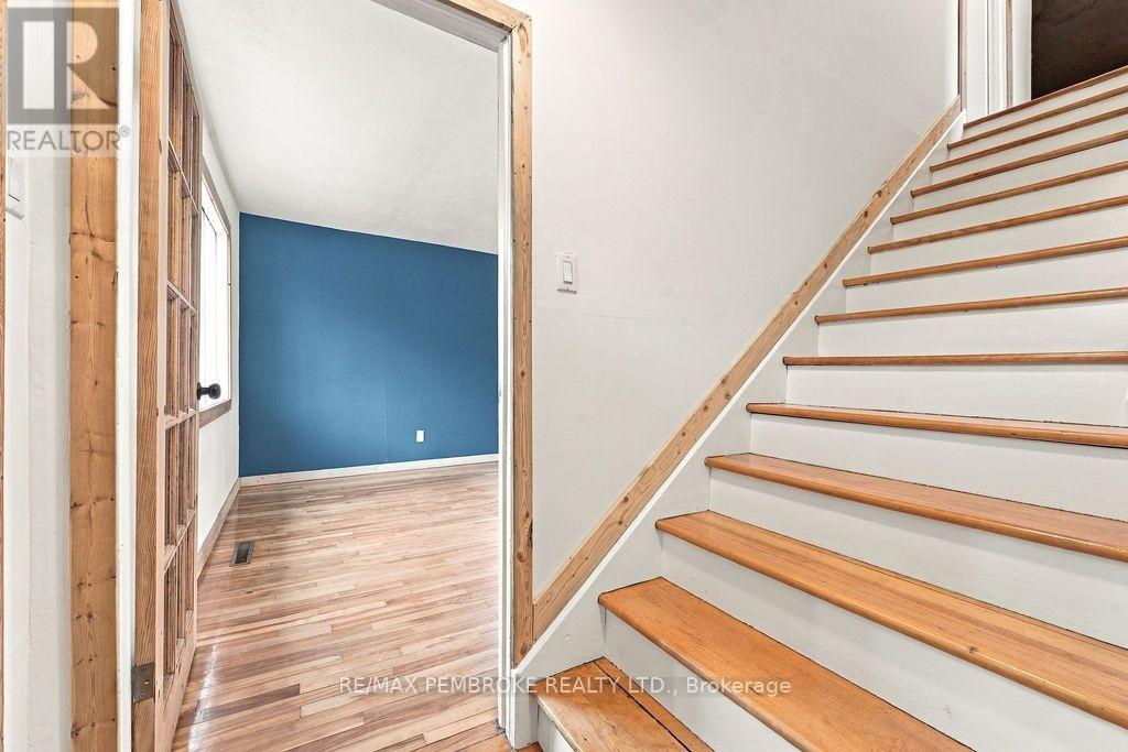 14 Summit Street, Deep River, Ontario  K0J 1P0 - Photo 10 - X13730488