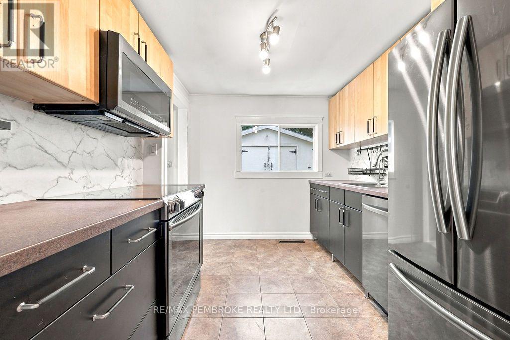 14 Summit Street, Deep River, Ontario  K0J 1P0 - Photo 19 - X13730488