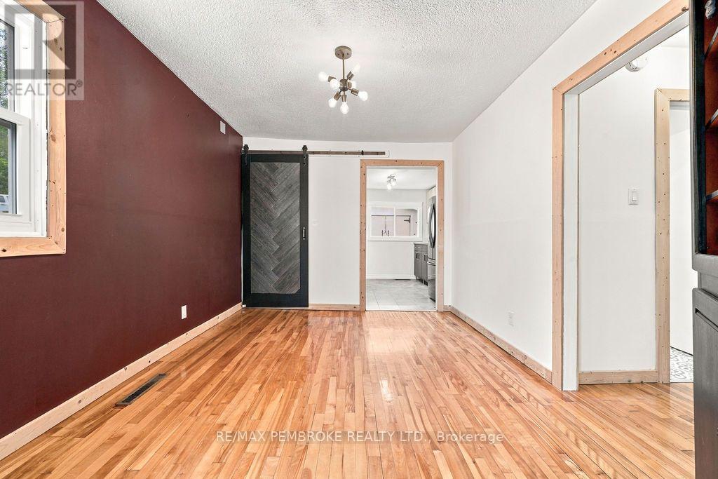 14 Summit Street, Deep River, Ontario  K0J 1P0 - Photo 16 - X13730488