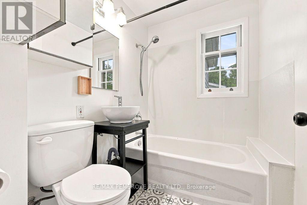 14 Summit Street, Deep River, Ontario  K0J 1P0 - Photo 29 - X13730488