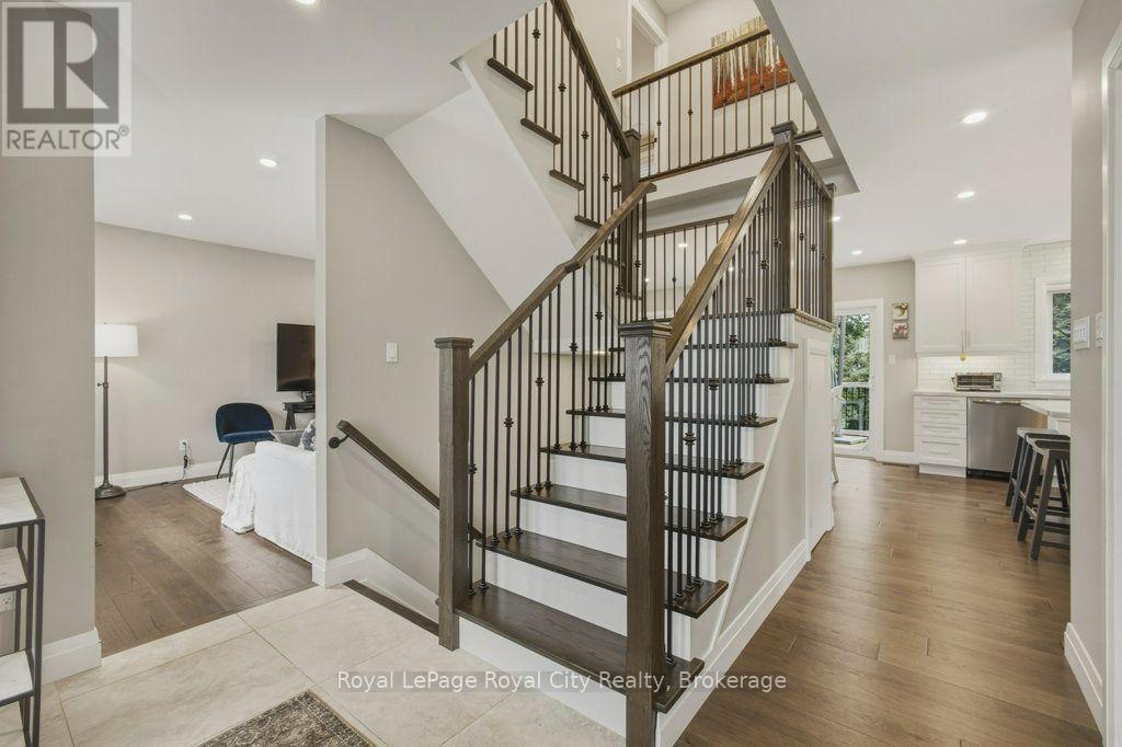 236 Stanley Street, Newmarket (Central Newmarket), Ontario  L3Y 4M9 - Photo 3 - N13789714