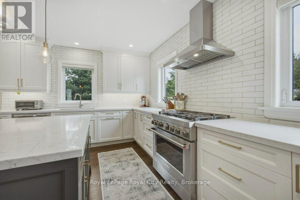 236 Stanley Street, Newmarket (Central Newmarket), Ontario  L3Y 4M9 - Photo 6 - N13789714