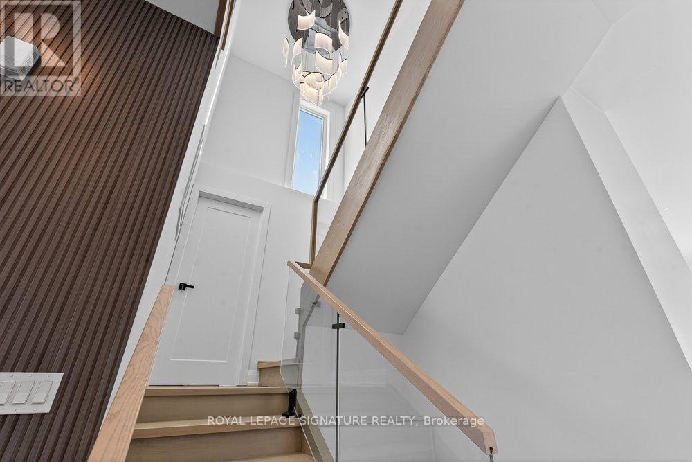 260 Dewhurst Boulevard N, Toronto, Ontario  M4J 3K8 - Photo 22 - E13789592