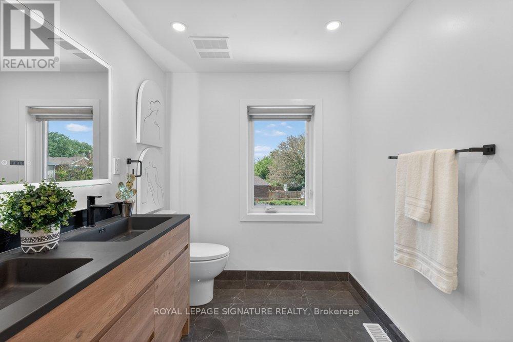 260 Dewhurst Boulevard N, Toronto, Ontario  M4J 3K8 - Photo 27 - E13789592