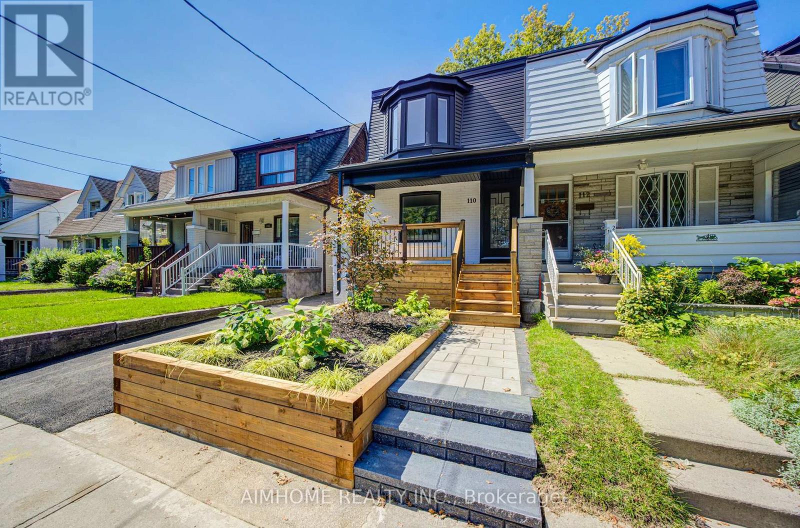 110 Bastedo Avenue, Toronto, Ontario  M4C 3N1 - Photo 2 - E13789740