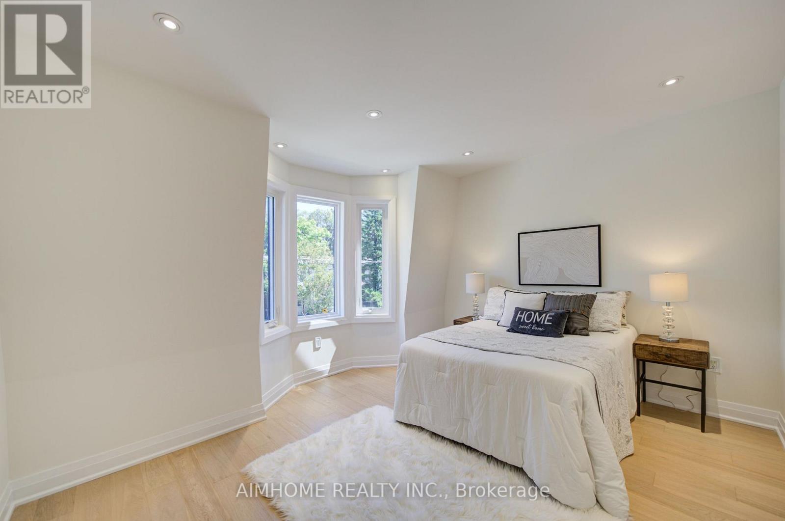 110 Bastedo Avenue, Toronto, Ontario  M4C 3N1 - Photo 25 - E13789740