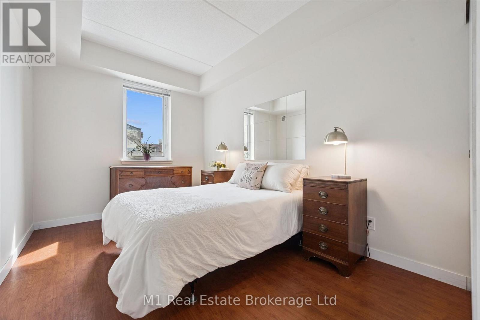 208 - 5 Gordon Street, Guelph (Downtown), Ontario  N1H 4G8 - Photo 2 - X13789616