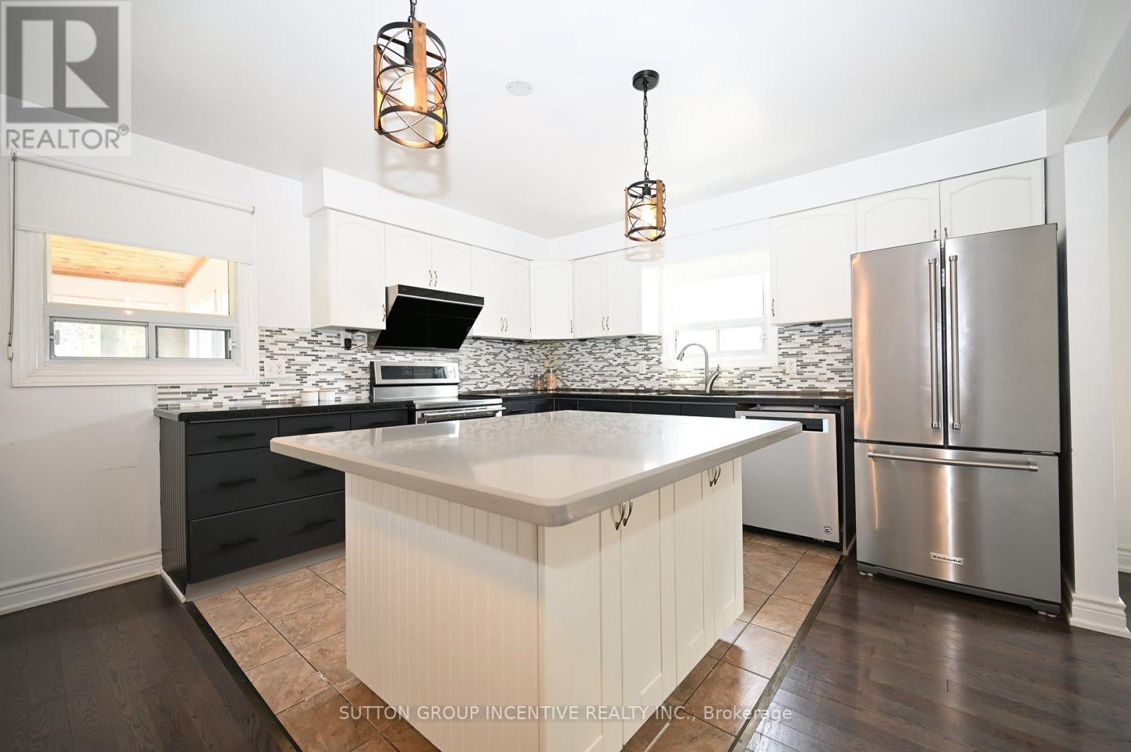 7 Huron Street, Barrie (North Shore), Ontario  L4M 5H2 - Photo 12 - S13789628
