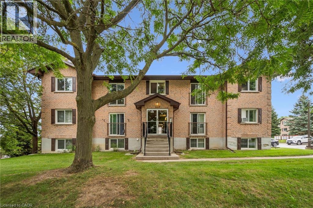 339 NORTHLAKE Drive Unit# 8, Waterloo, Ontario
