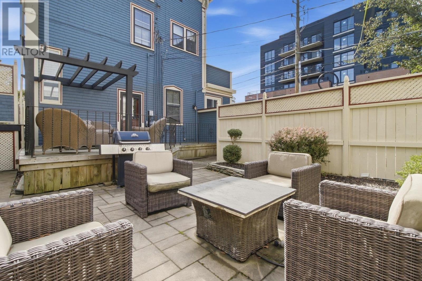 5691 Inglis Street photo 33
