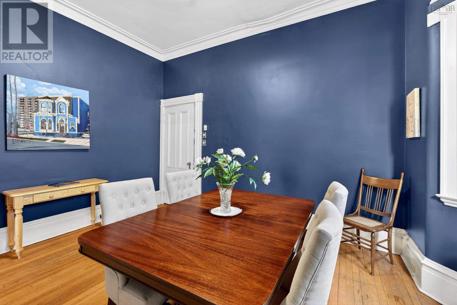 5691 Inglis Street photo 21