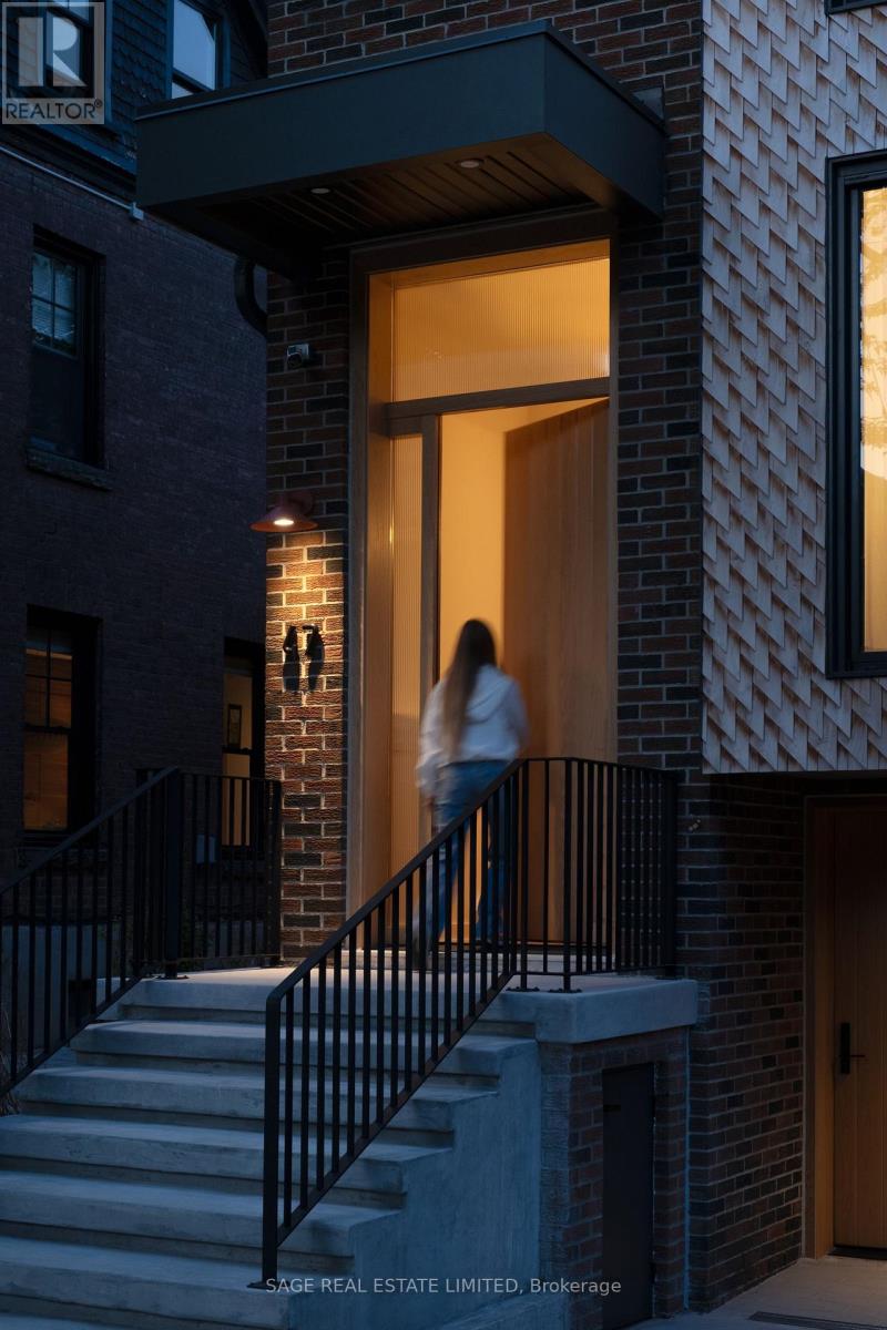 47 Delaware Avenue, Toronto, Ontario  M6H 2S8 - Photo 3 - C13789546