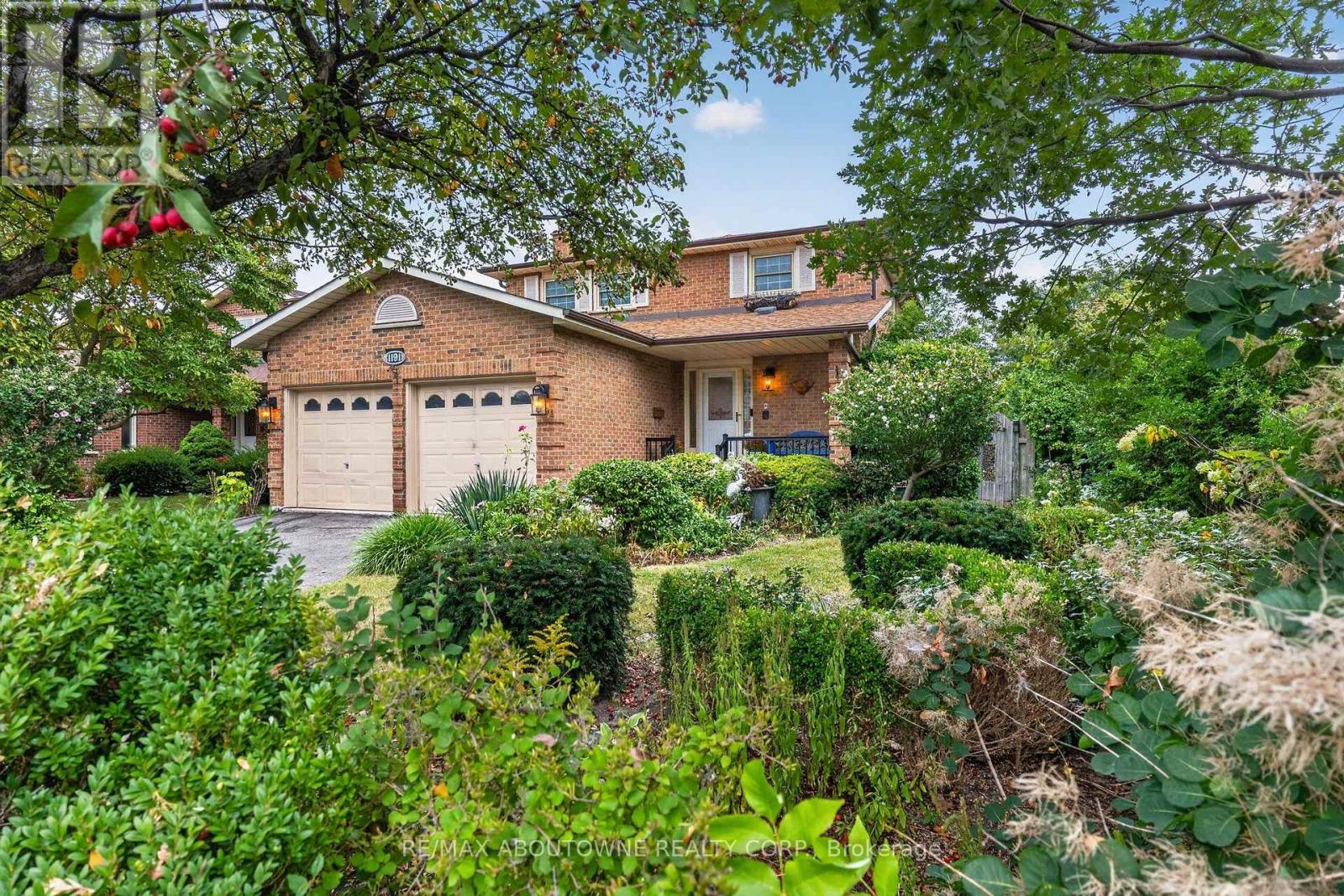 1191 Carlo Court, Mississauga (Rathwood), Ontario  L4W 3N6 - Photo 2 - W13789670