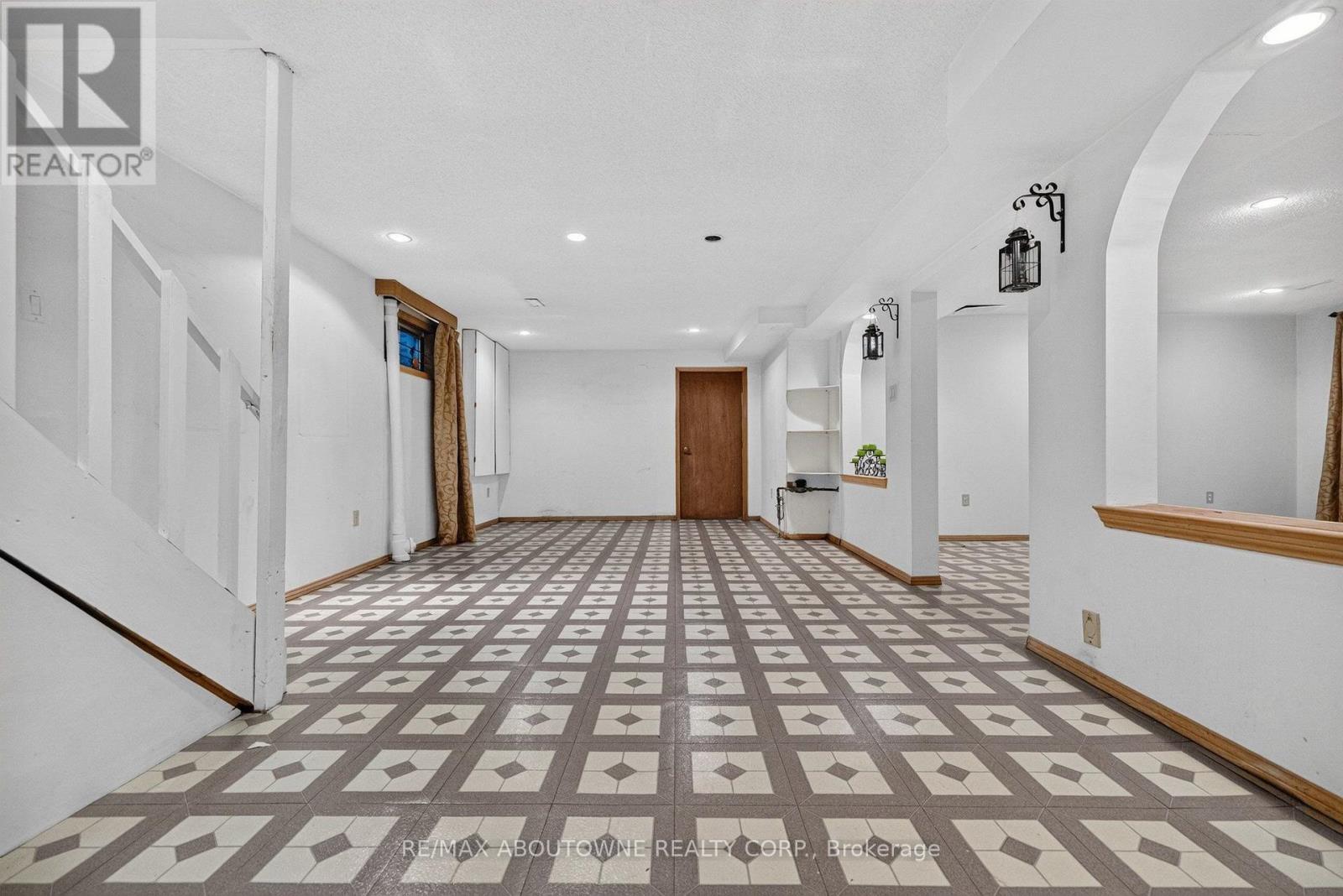1191 Carlo Court, Mississauga (Rathwood), Ontario  L4W 3N6 - Photo 33 - W13789670