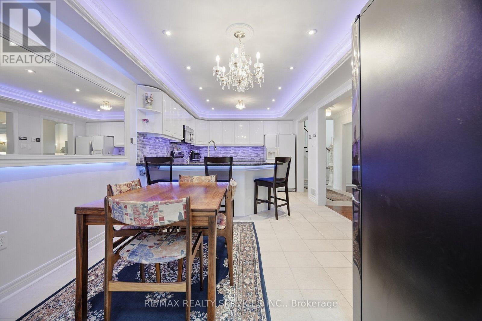 8 Riverbank Road, Brampton, Ontario  L6R 2H6 - Photo 17 - W13789744