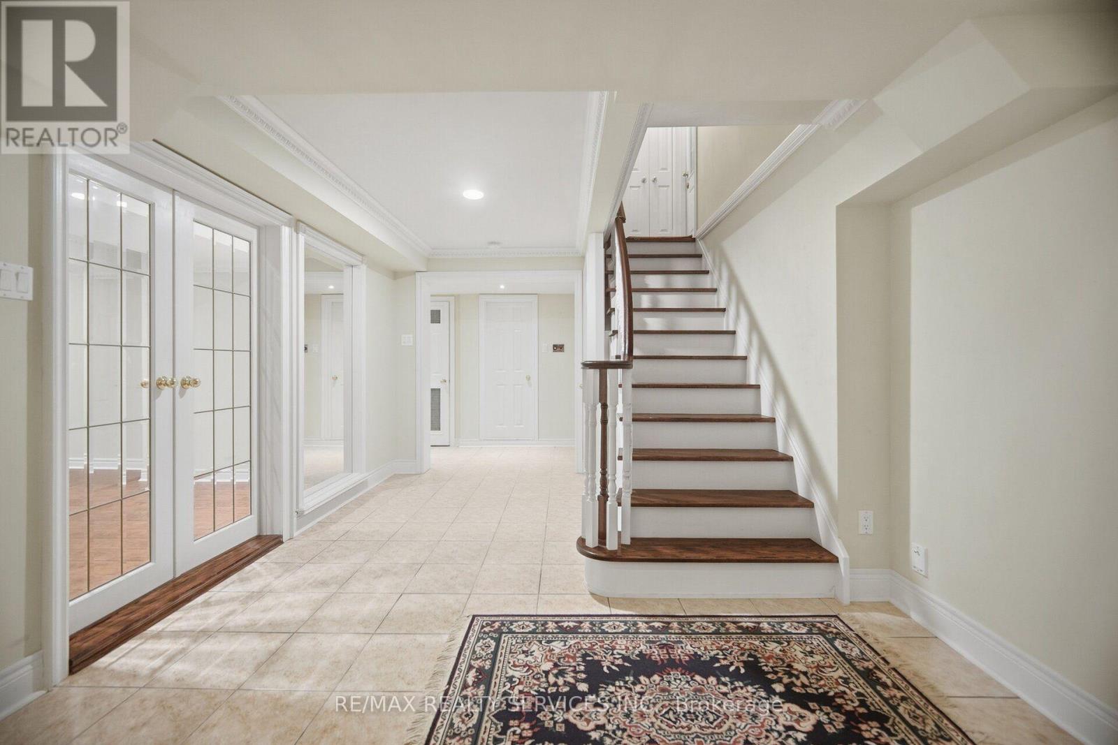 8 Riverbank Road, Brampton, Ontario  L6R 2H6 - Photo 38 - W13789744
