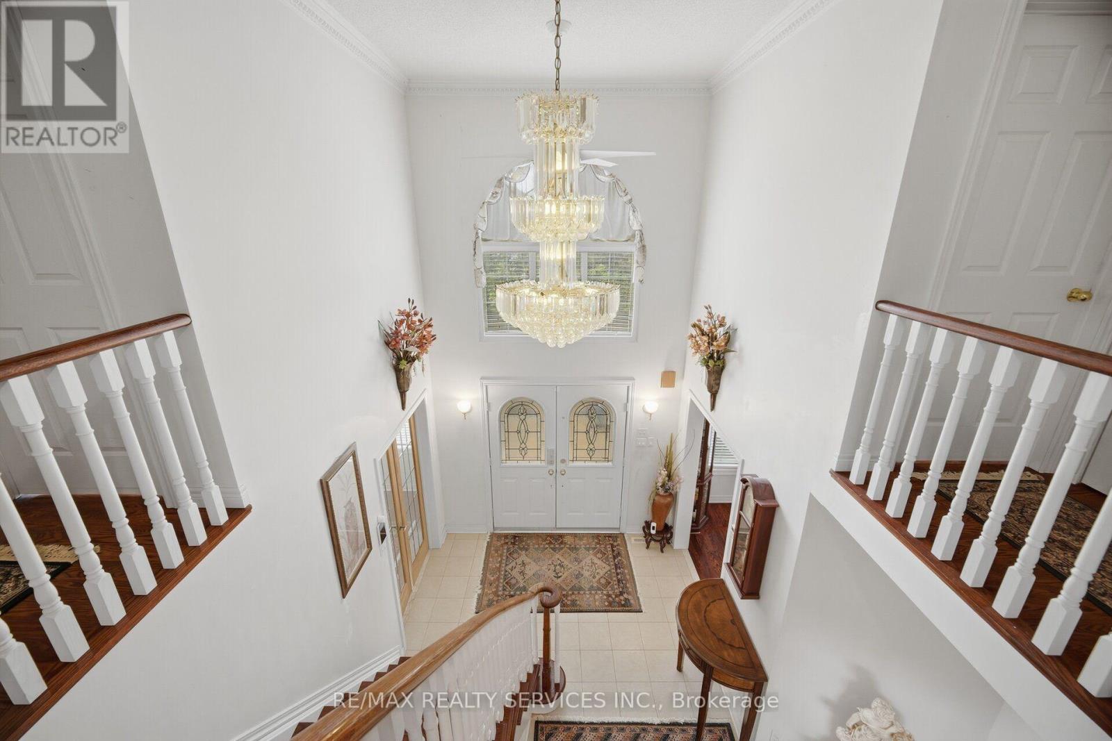 8 Riverbank Road, Brampton, Ontario  L6R 2H6 - Photo 8 - W13789744