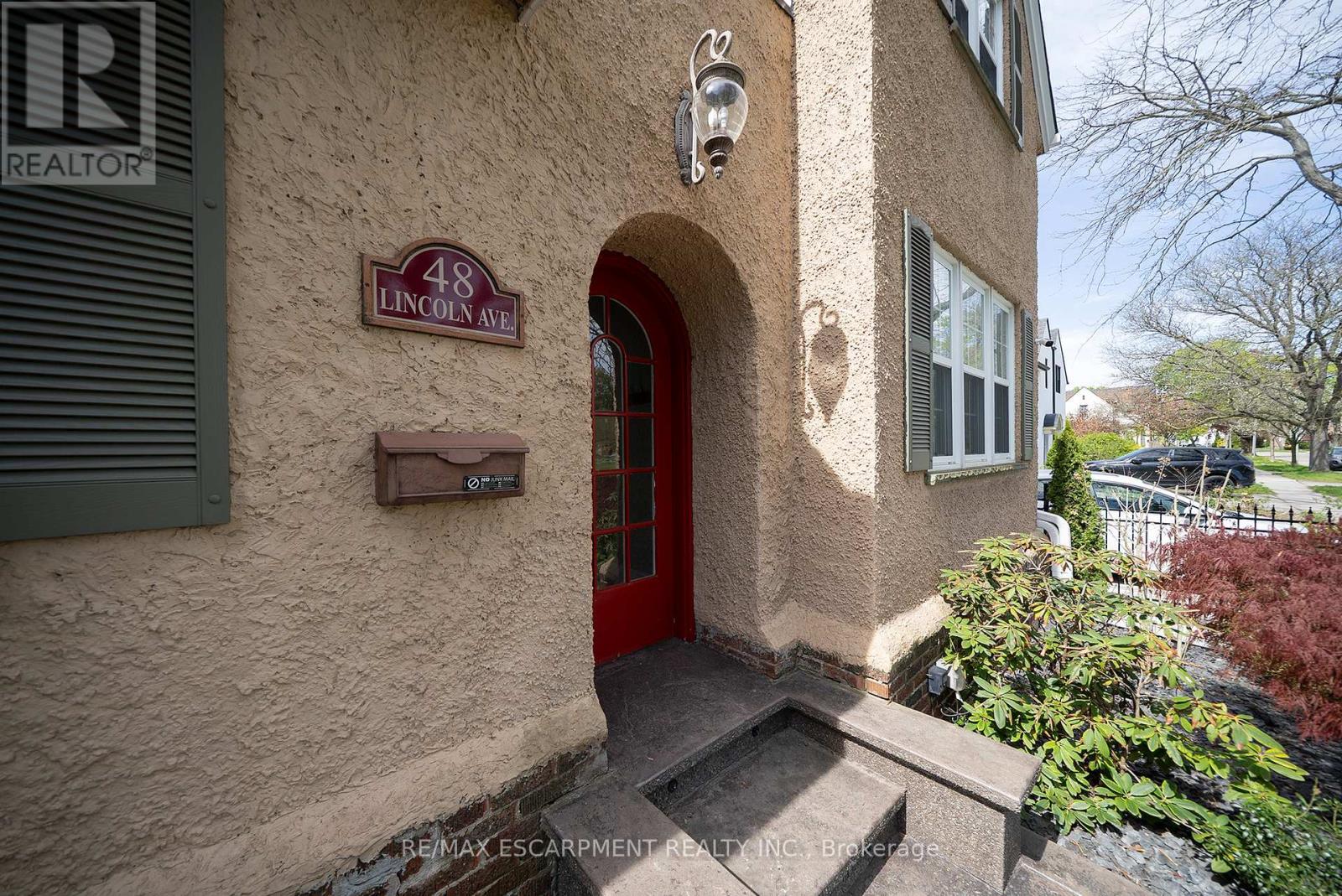 48 Lincoln Avenue, Brantford, Ontario  N3T 4S7 - Photo 3 - X13789728