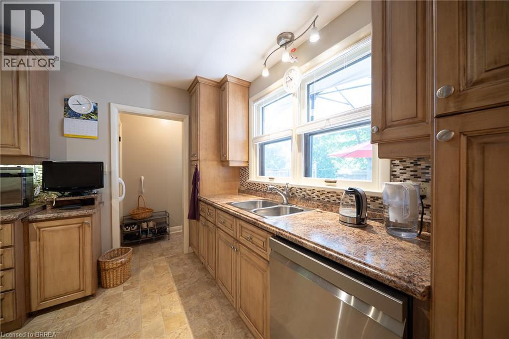 57 Devon Street, Brantford, Ontario  N3R 1M5 - Photo 15 - 40863761