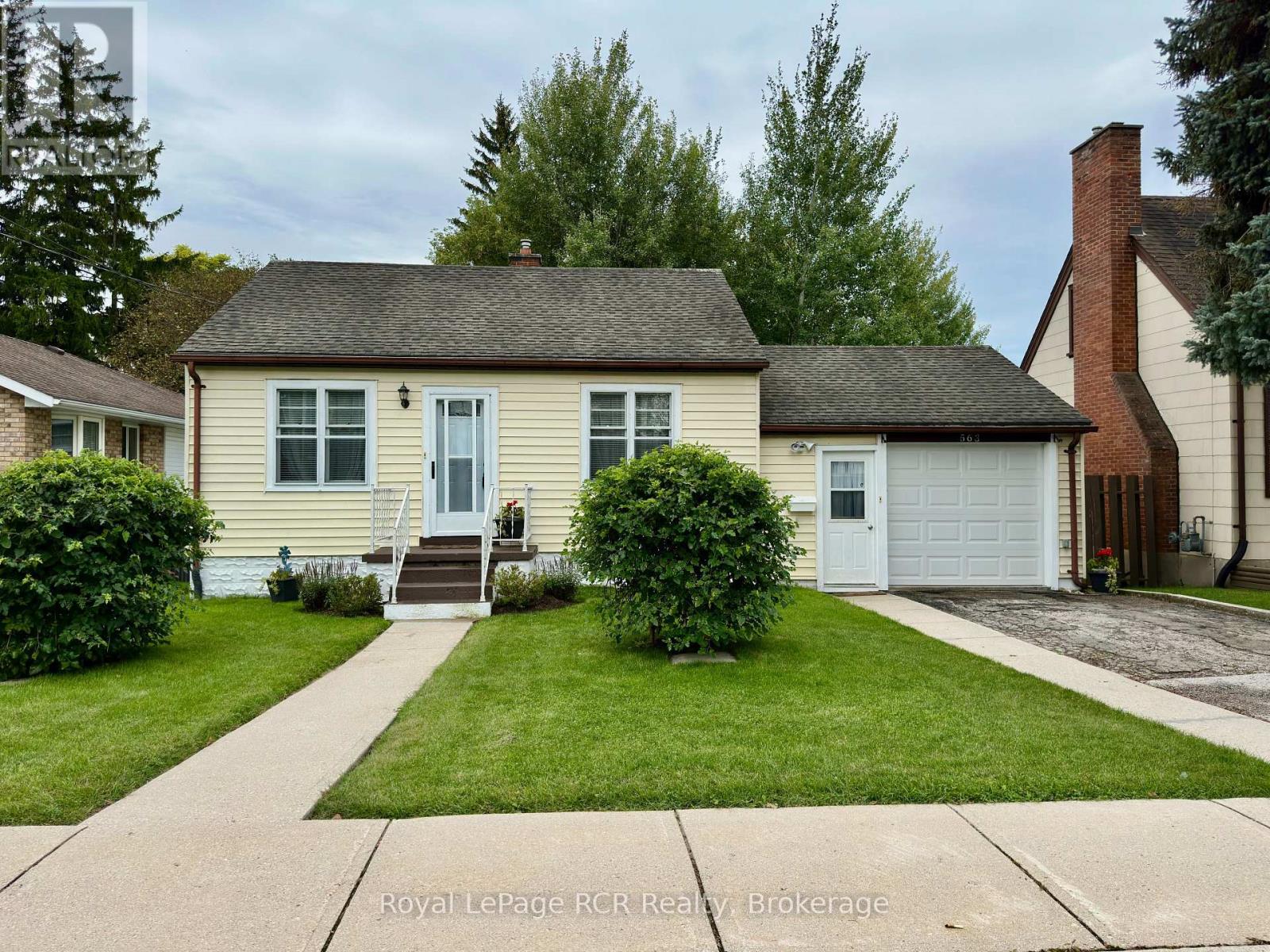 563 9TH STREET, Hanover, Ontario