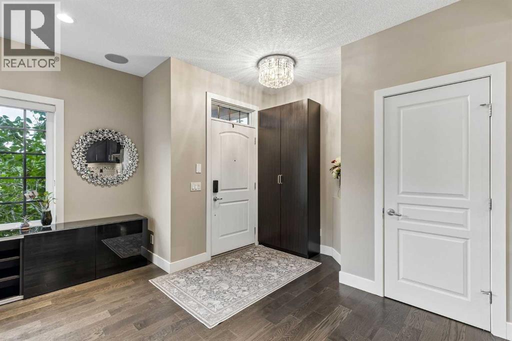 5 Mary Dover Drive SW, Calgary, Alberta  T3E 7A4 - Photo 3 - A2344328