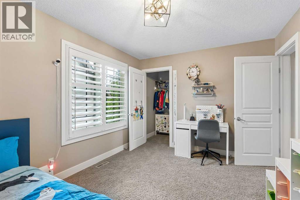 5 Mary Dover Drive SW, Calgary, Alberta  T3E 7A4 - Photo 33 - A2344328