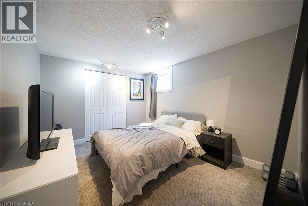 32 Elmwood Avenue, Brantford, Ontario  N3R 2J8 - Photo 24 - 40863356